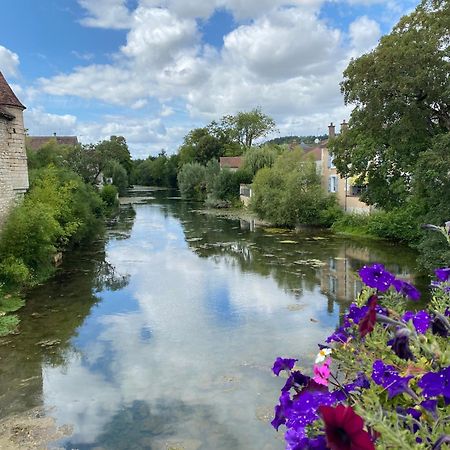 Le Merrain Gite Plein Coeur De Chablis Extérieur photo